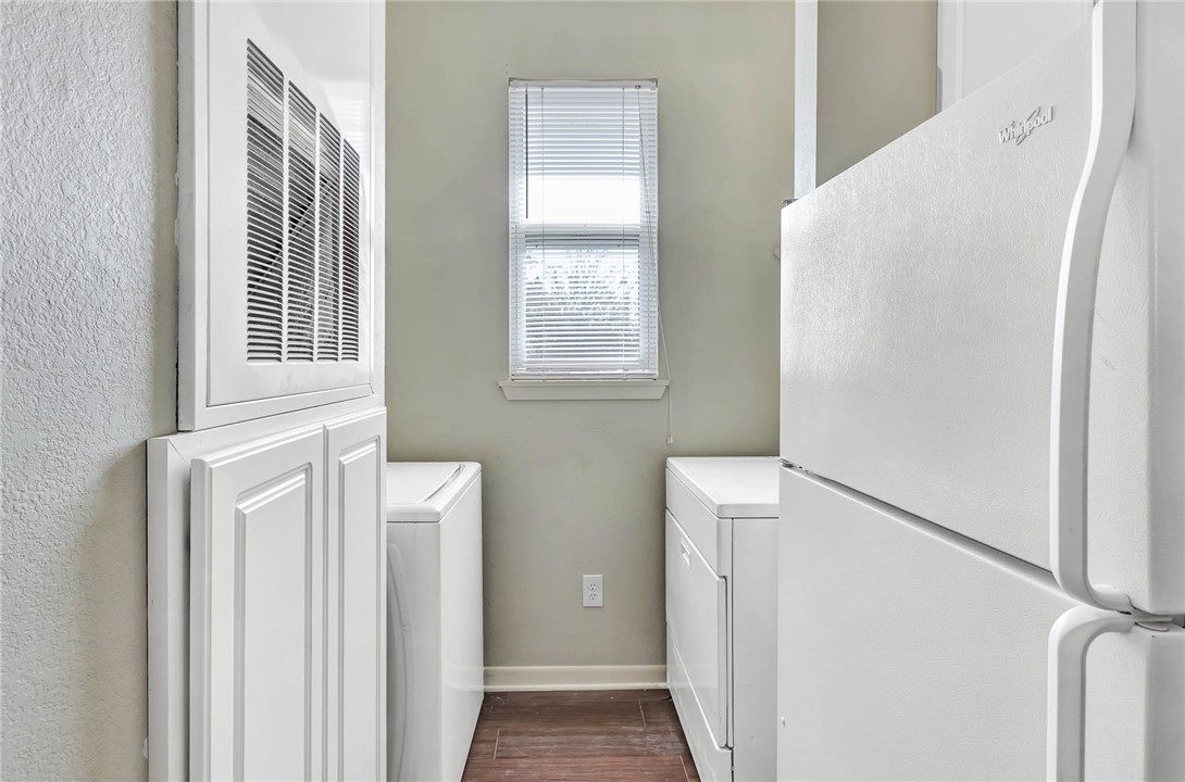 Bryan Condo: 209 Davis Street