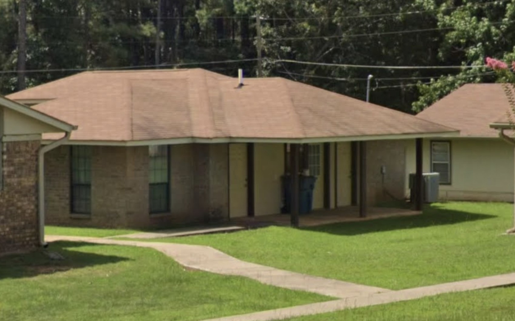 Lone Star Condo: 1001 Lakeview Drive