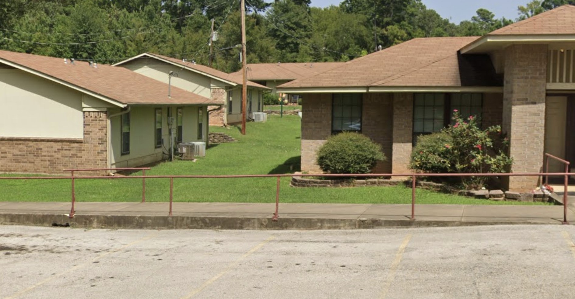 Lone Star Condo: 1001 Lakeview Drive