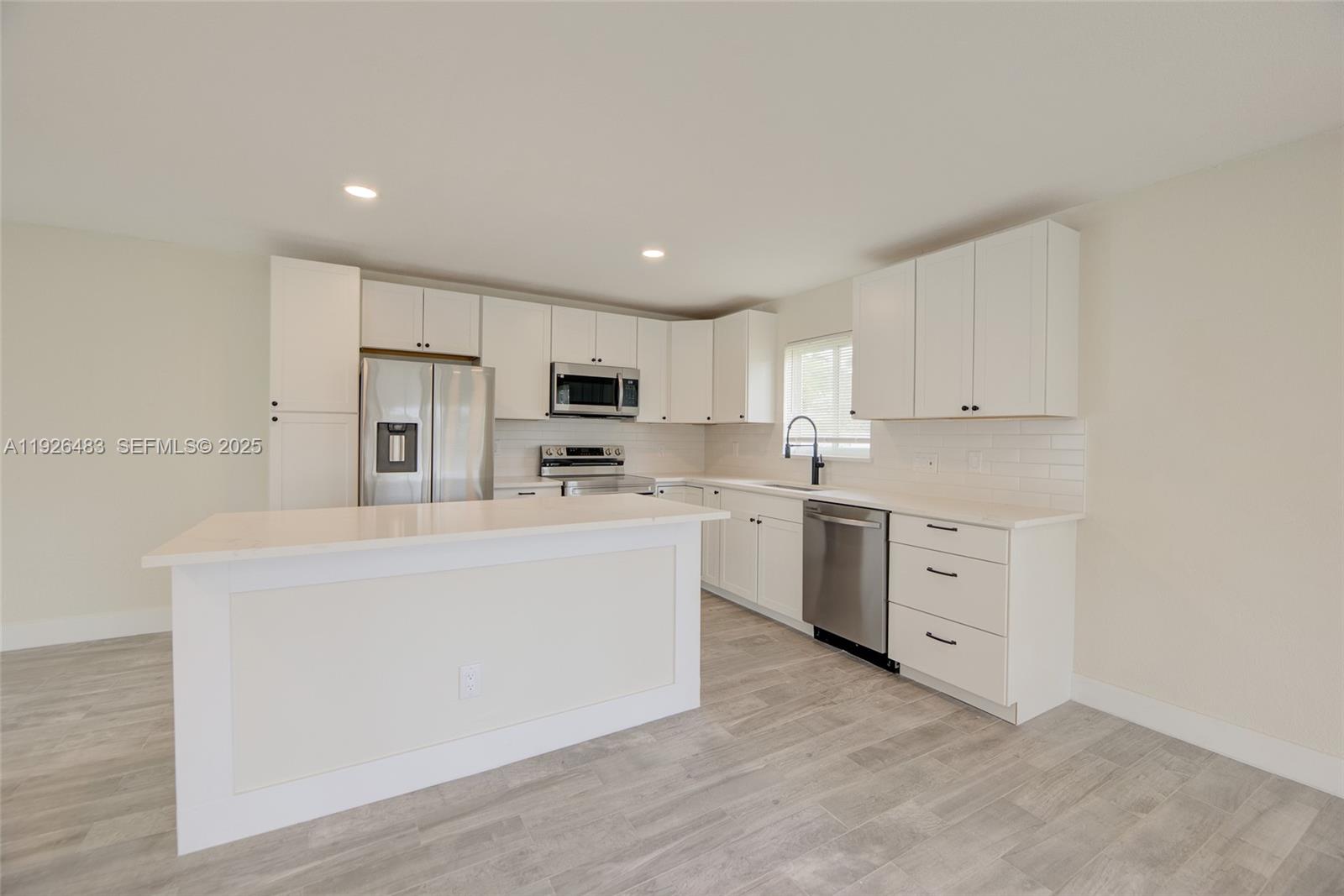 Hollywood Condo: 610 North 31st Court