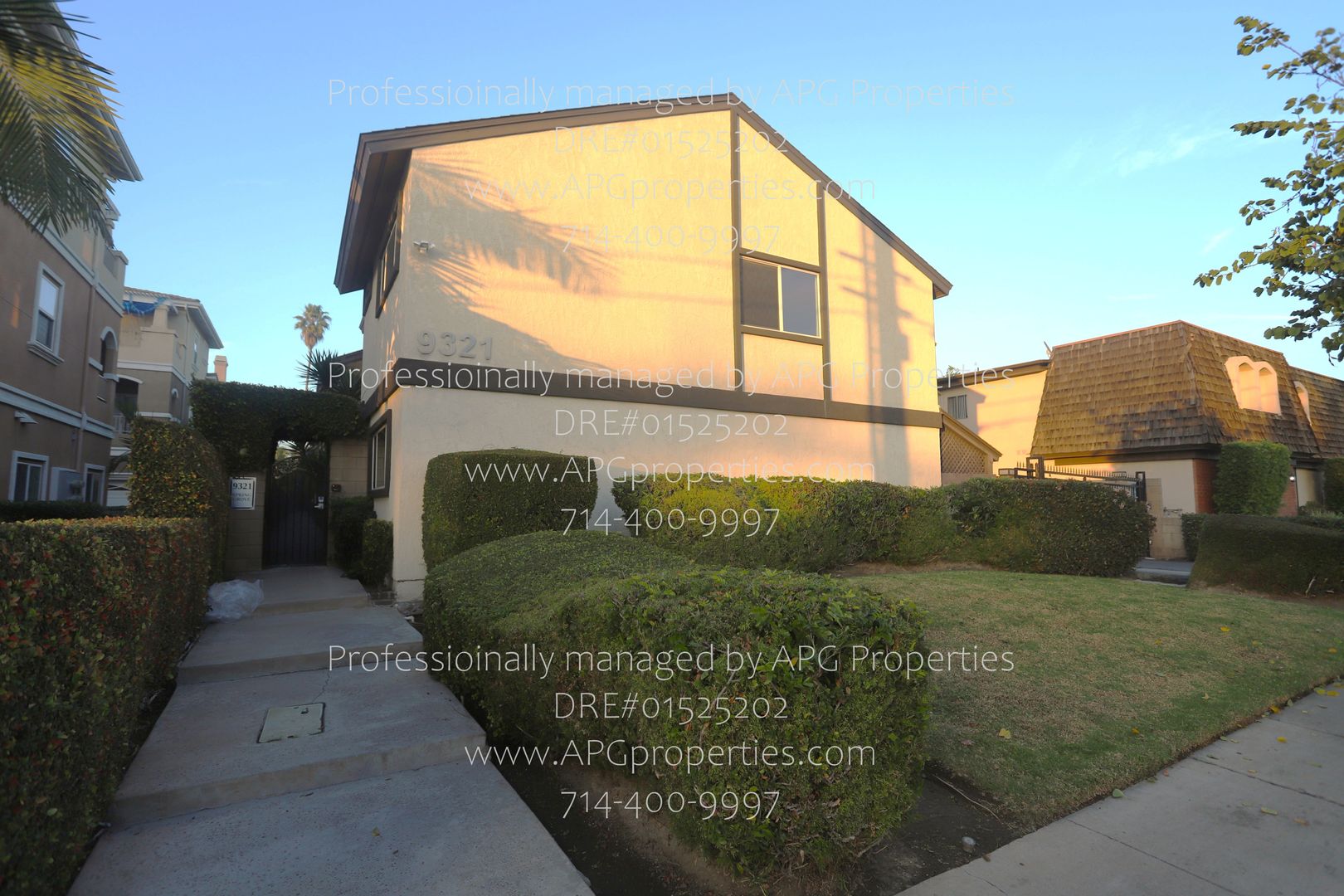 Garden Grove House: 9321 Chapman Ave