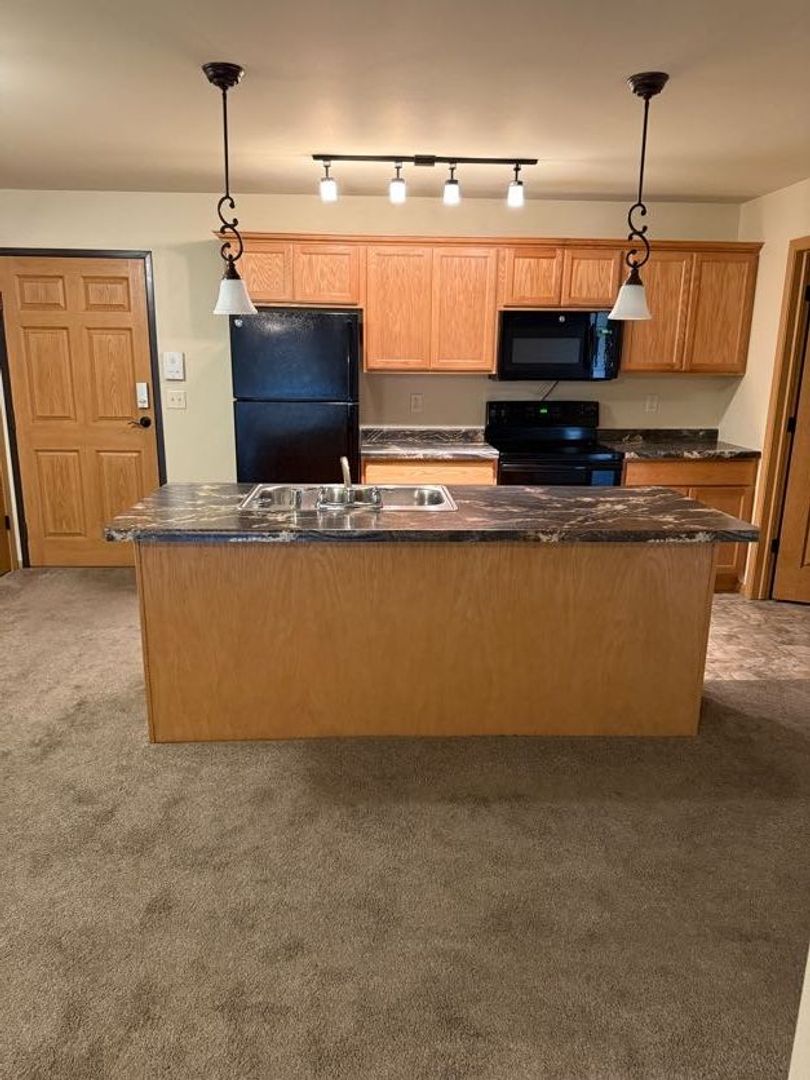 Tomah Apartment: 1028 Berry Ave