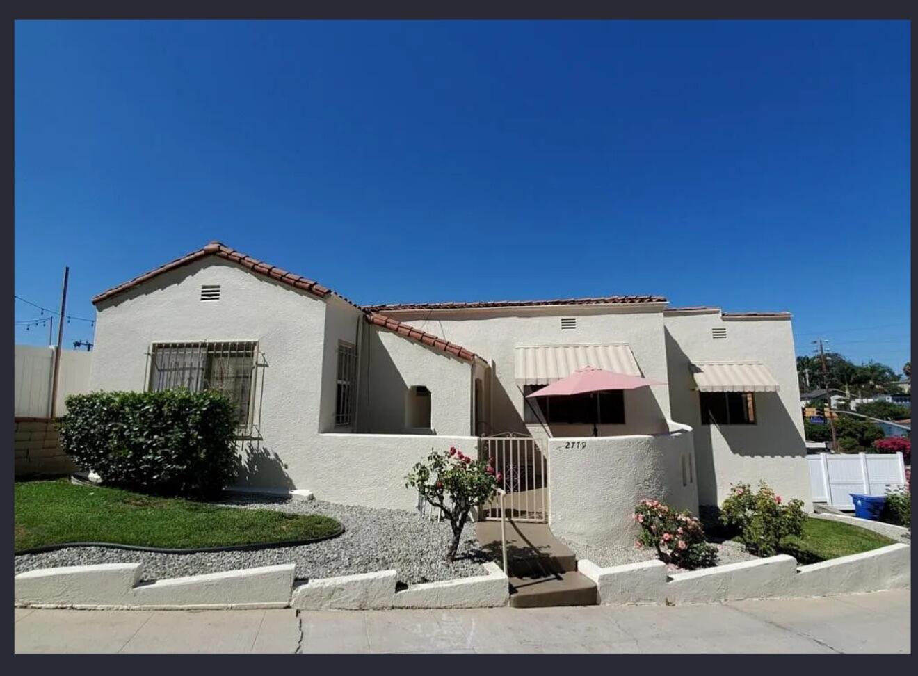 Los Angeles Condo: 2779 Lakewood Avenue North