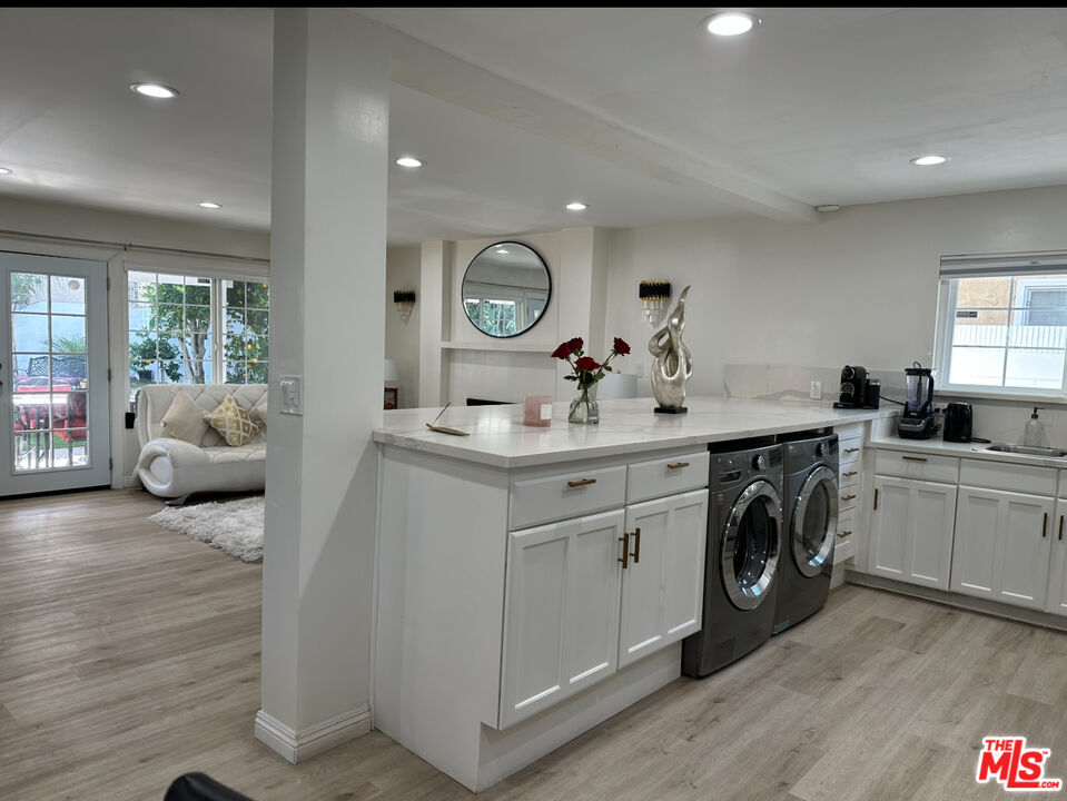 Winnetka Condo: 19700 Blythe Street