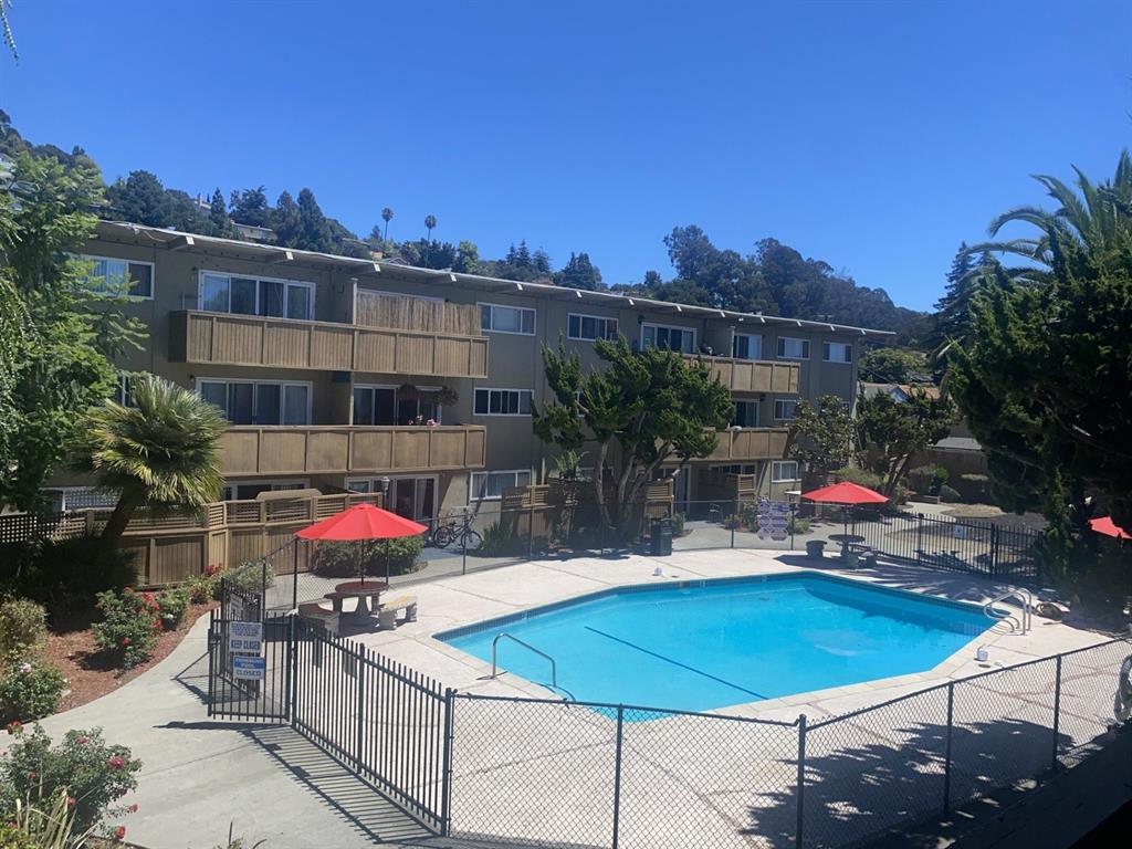 Hayward Condo: 959 Torrano Avenue