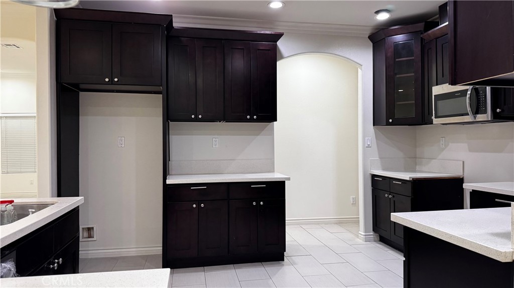 Fontana Condo: 7787 Mango Avenue