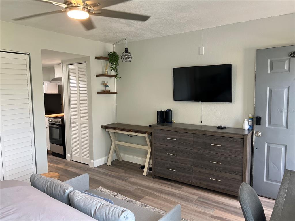 Tampa Condo: 4141 Dolphin Drive