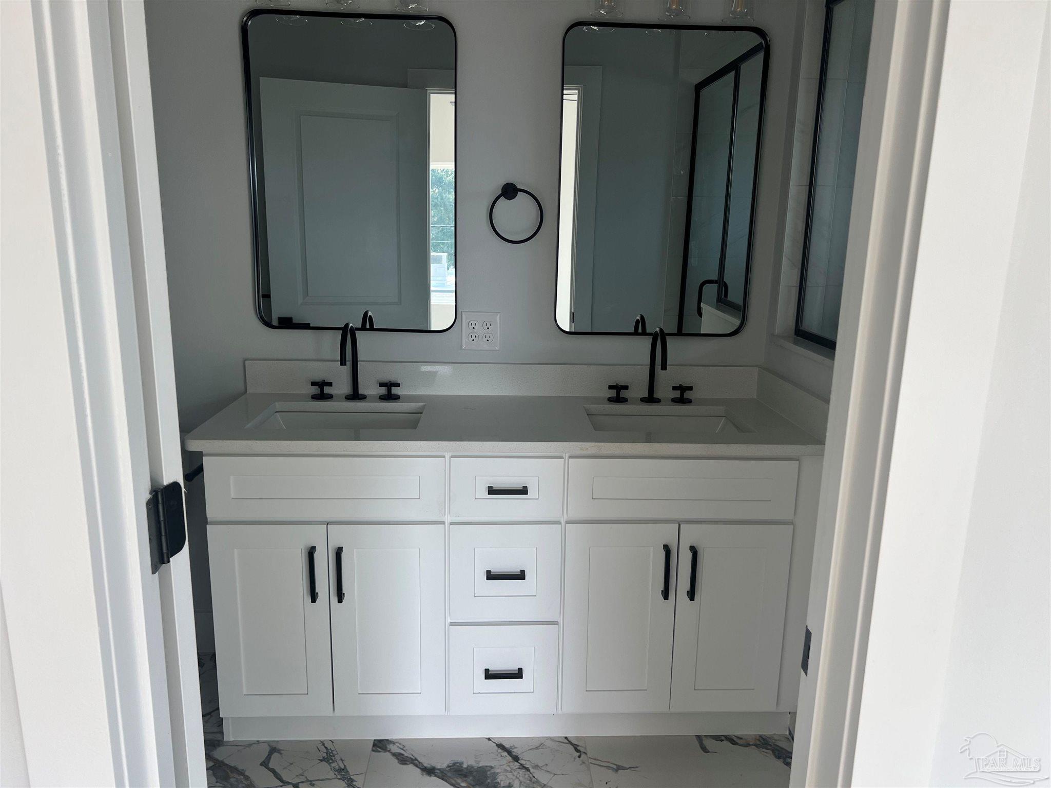 Pensacola Condo: 305 North Pace Boulevard