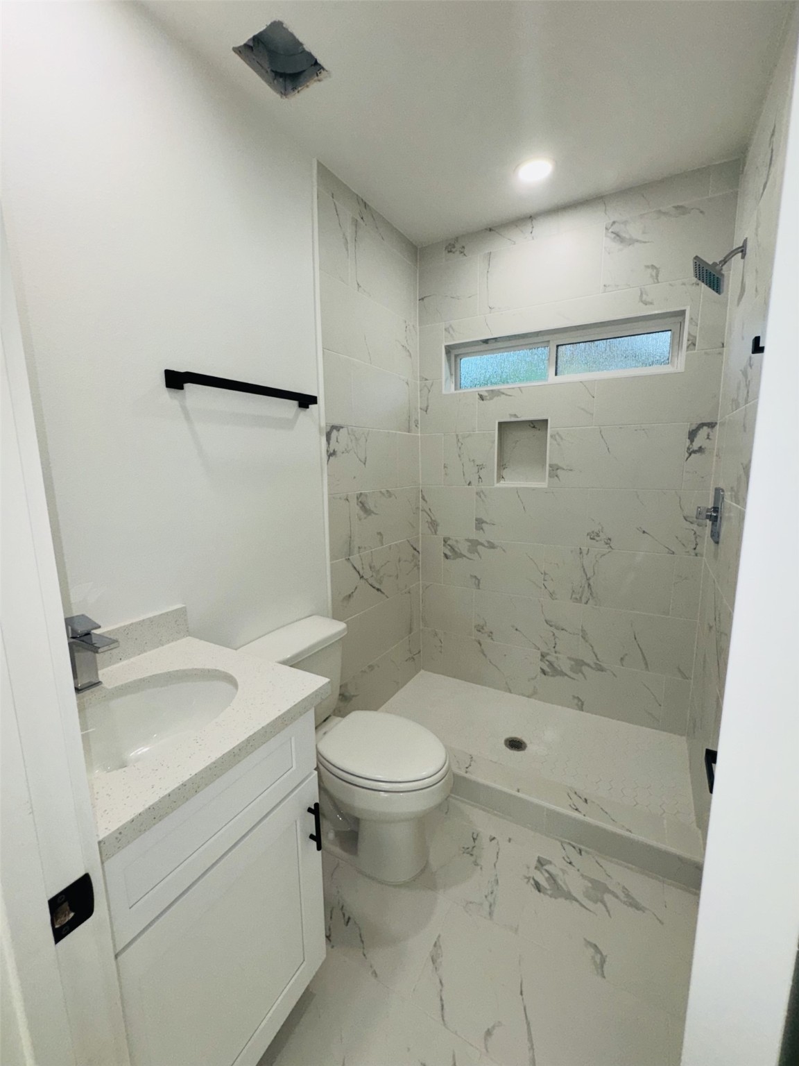 Houston Condo: 1235 West Gray Street