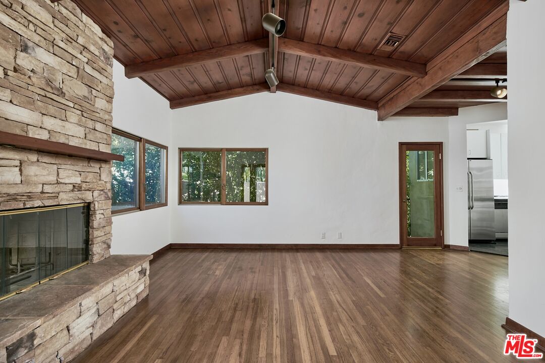 West Hollywood Condo: 412 Norwich Drive