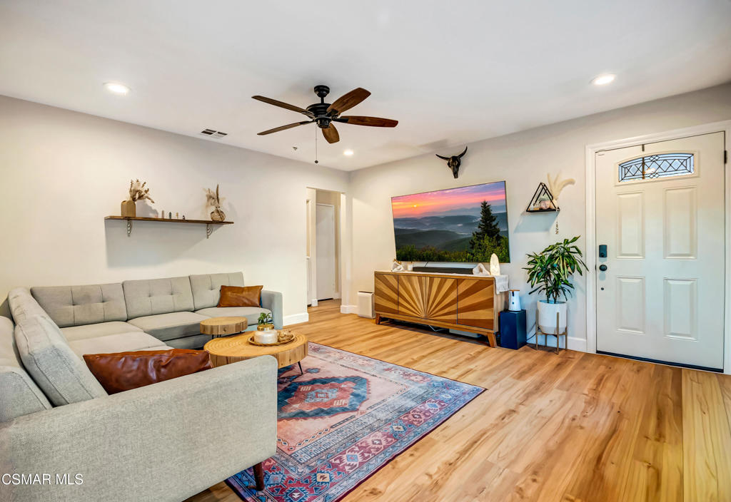 Camarillo Condo: 4878 Colony Drive