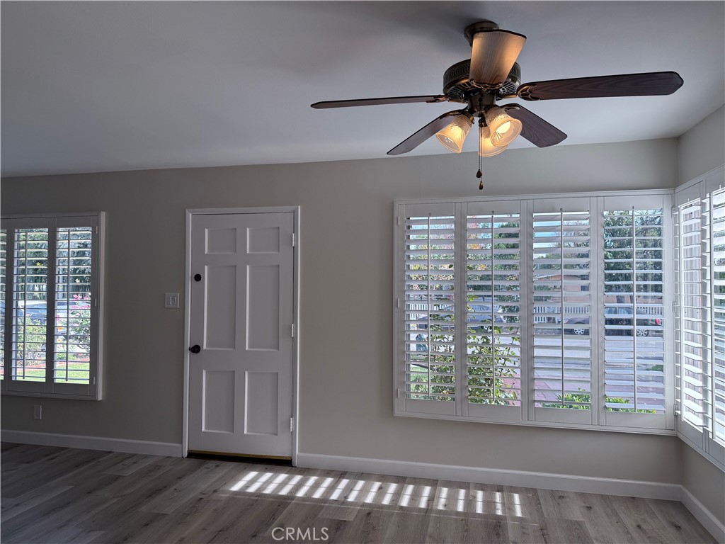 Reseda Condo: 6857 Chimineas Avenue