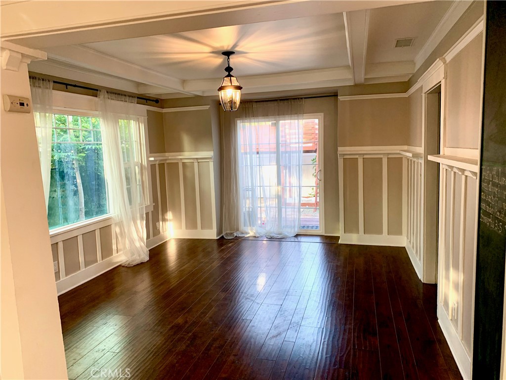 Pomona Condo: 220 Palm Place