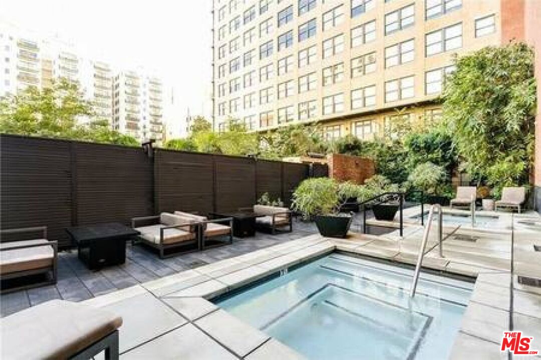Los Angeles Condo: 460 South Spring Street