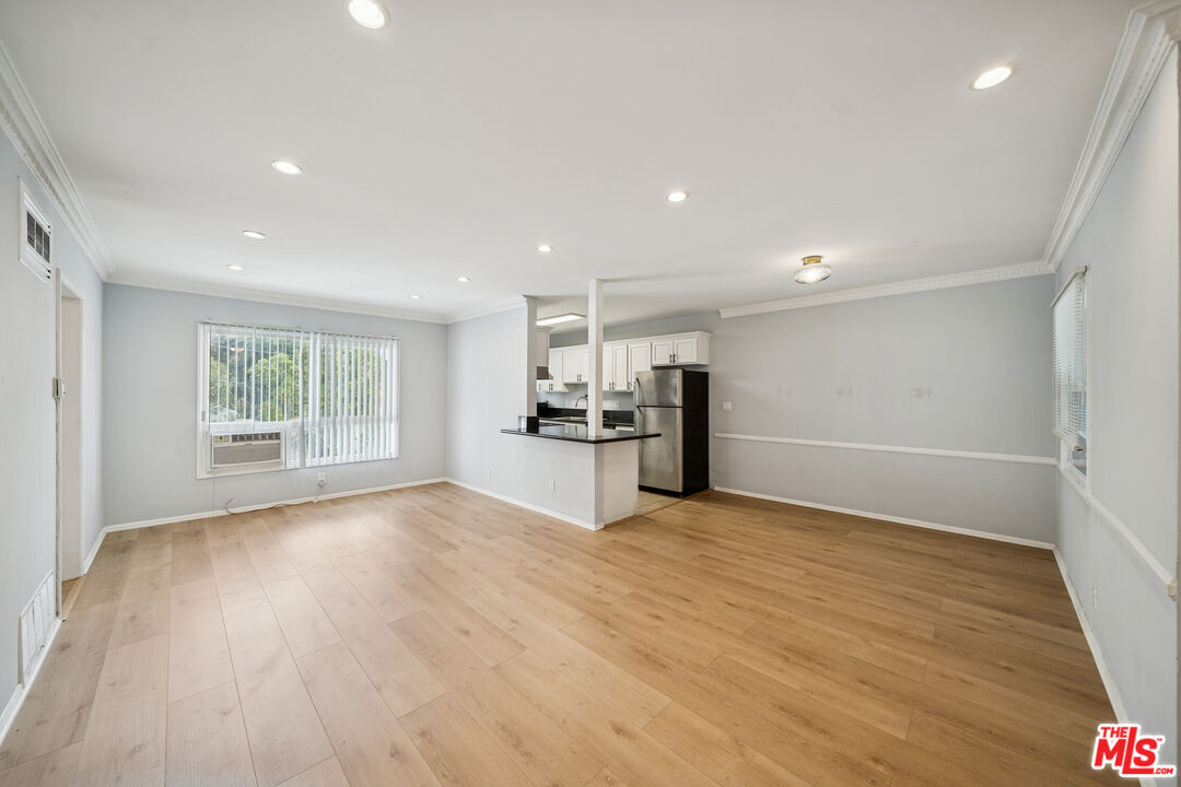 West Hollywood Condo: 1270 Havenhurst Drive