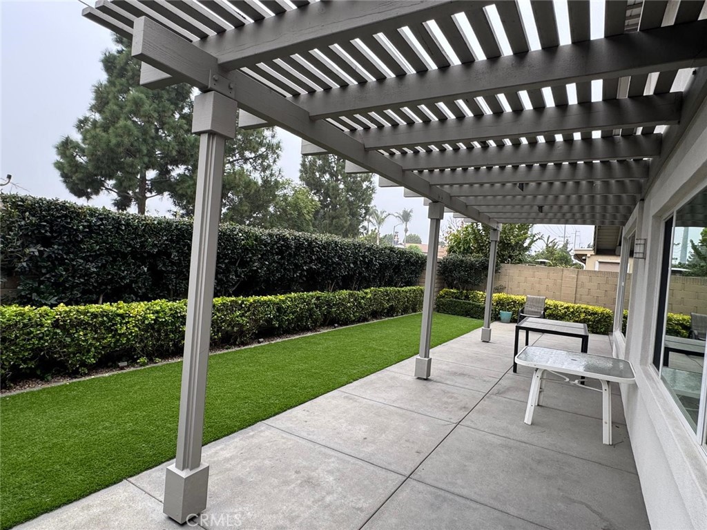 Fountain Valley Condo: 18211 Devonwood Circle