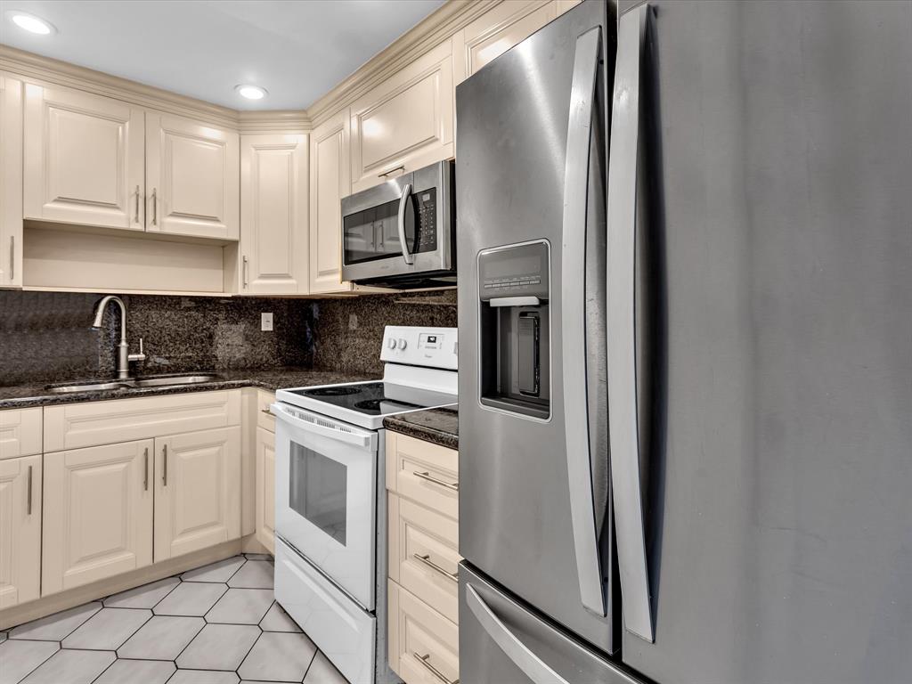 Fort Lauderdale Condo: 900 Northeast 18th Avenue