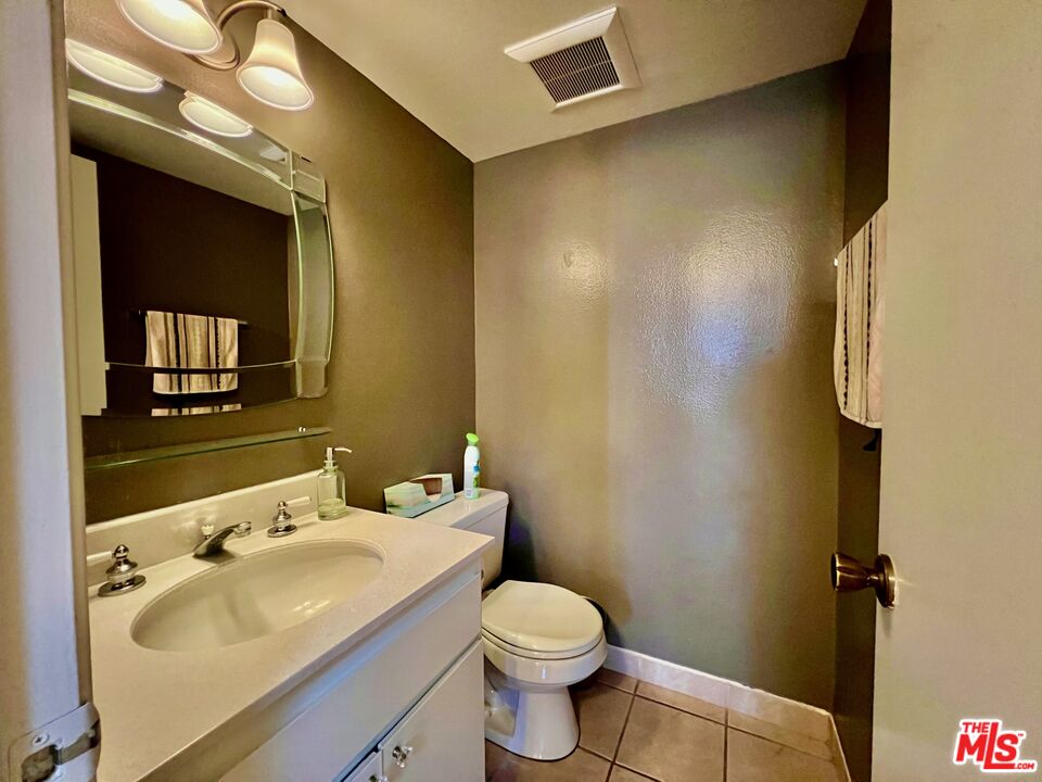 Culver City Condo: 4805 Maytime Lane