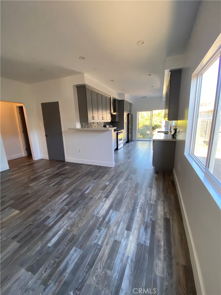 Van Nuys Condo: 13815 Vanowen Street