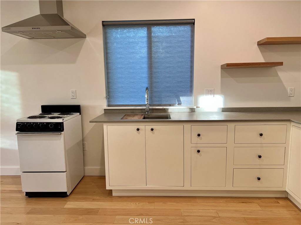 Claremont Condo: 921 North Berkeley Avenue