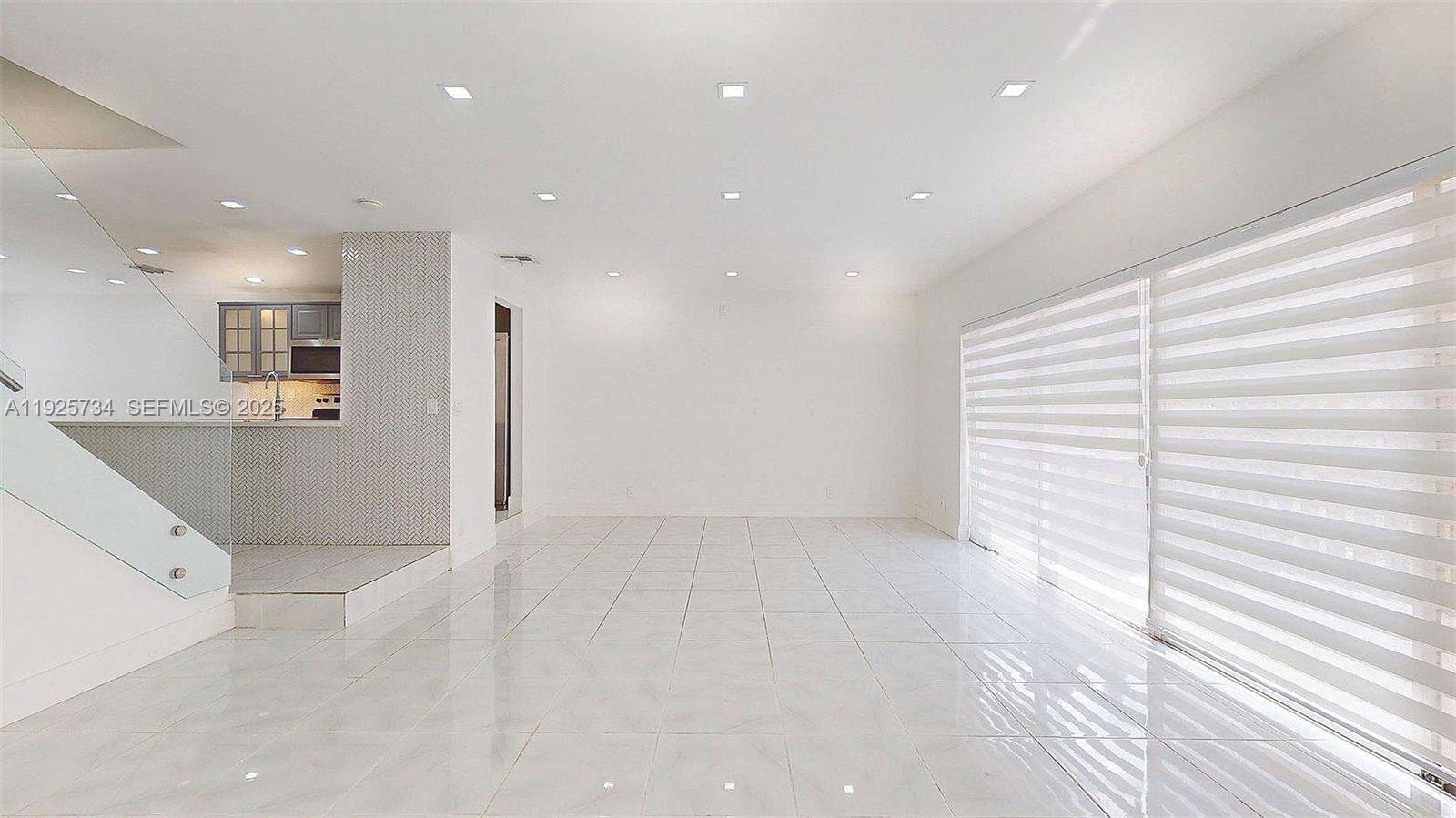 Plantation Condo: 8212 Northwest 8th Place