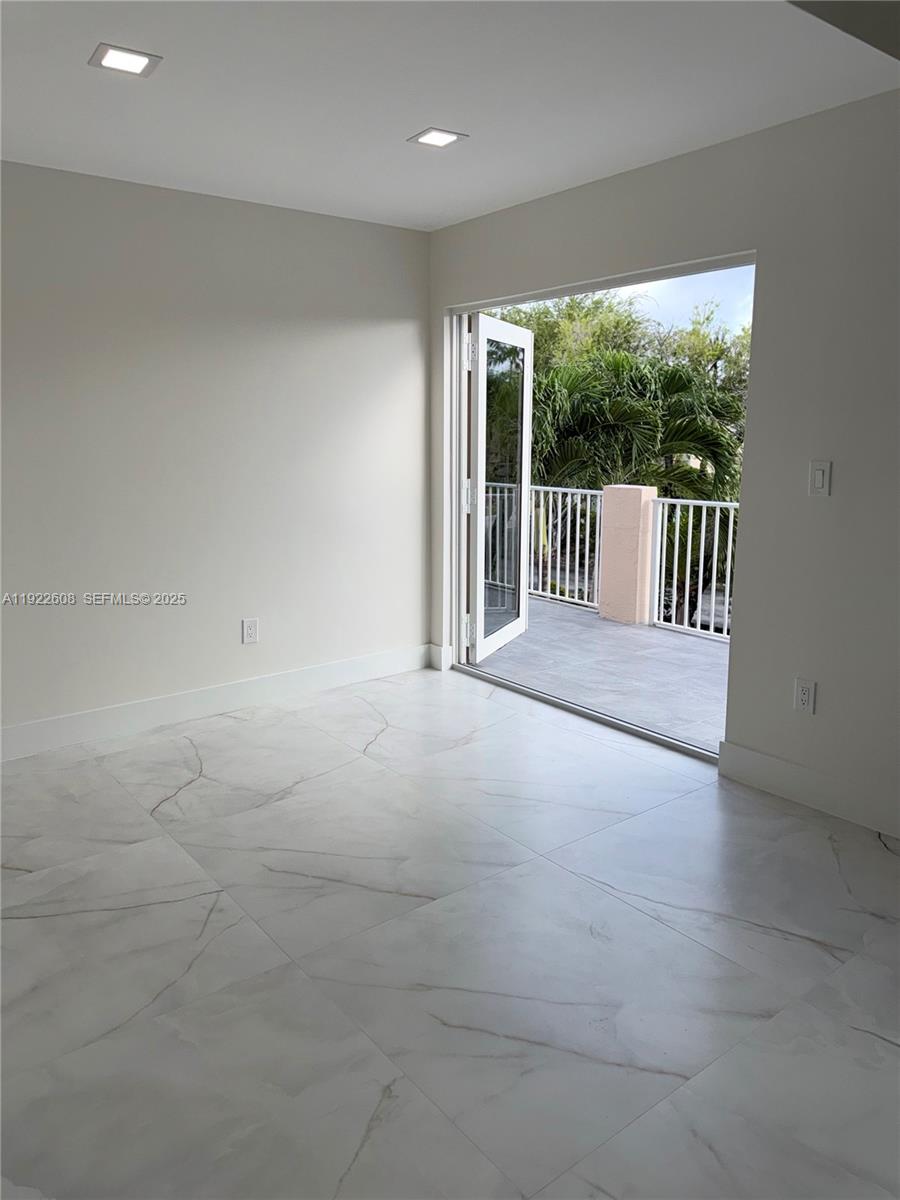 Miami Condo: 15254 Southwest 109th Street
