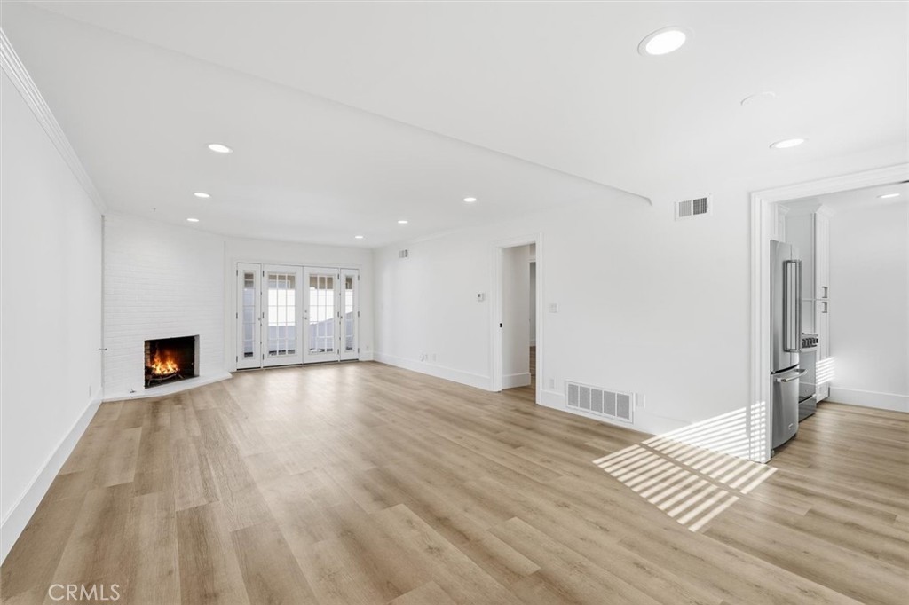 Costa Mesa Condo: 1741 Tustin Avenue