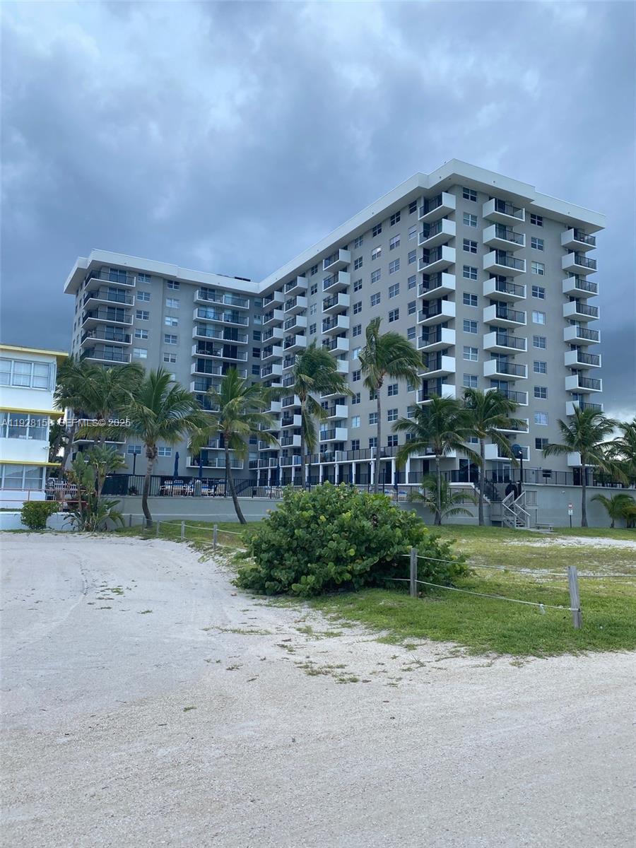Surfside Condo: 9273 Collins Avenue