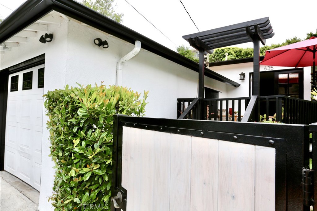 Laguna Beach Condo: 635 St Ann's Drive