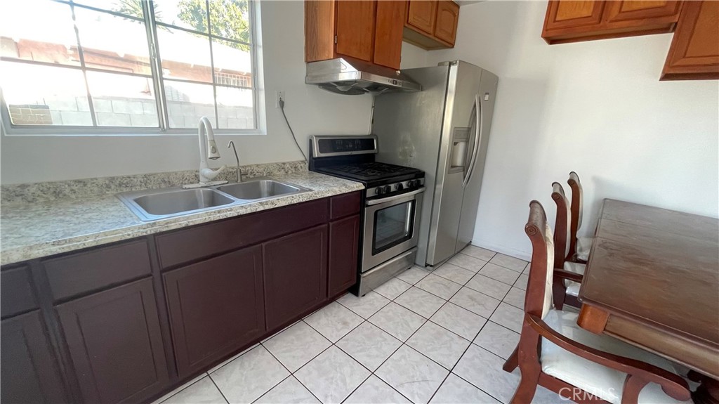 Baldwin Park Condo: 3841 Maine Avenue