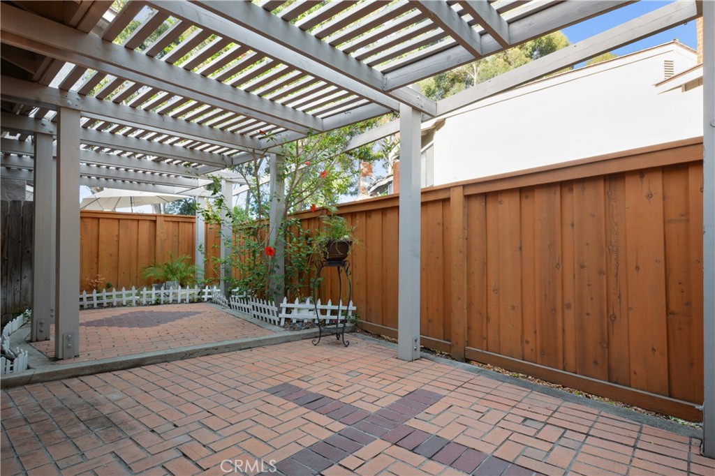 Anaheim Condo: 6543 East Camino