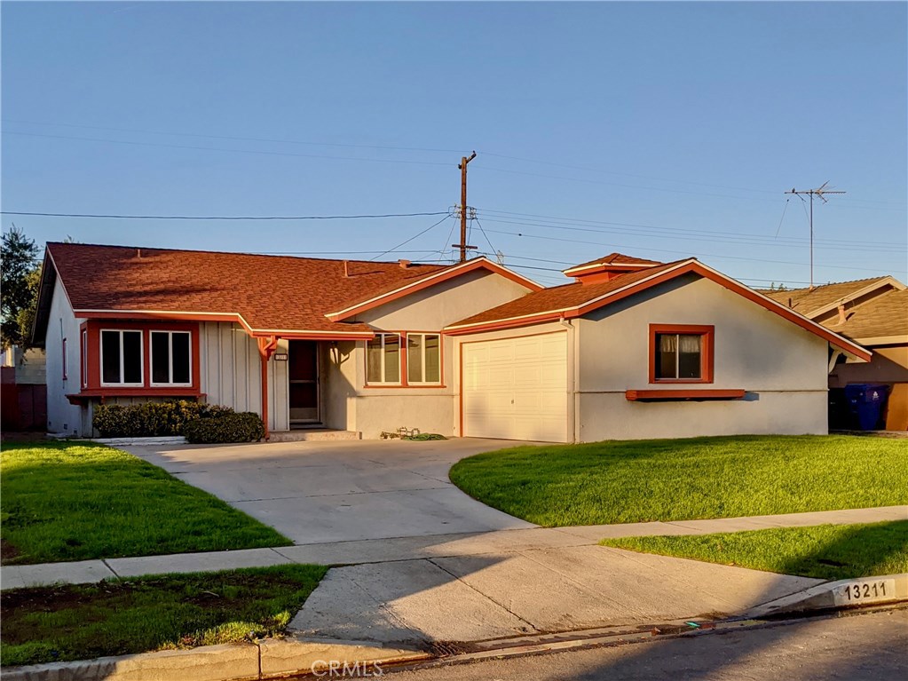 Sun Valley Condo: 13211 Schoenborn Street