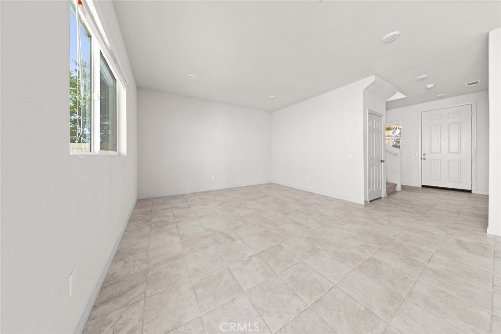 Sylmar Condo: 11640 Eldridge Avenue