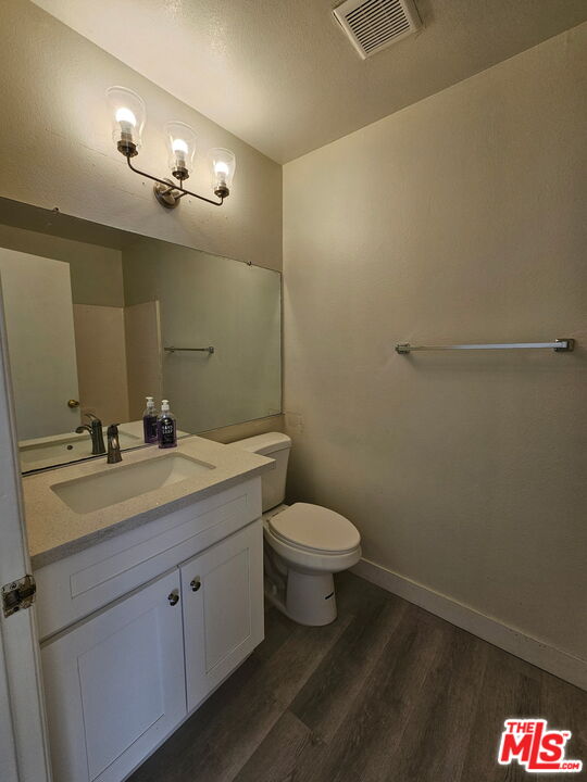 Adelanto Condo: 10695 Plainfield Street