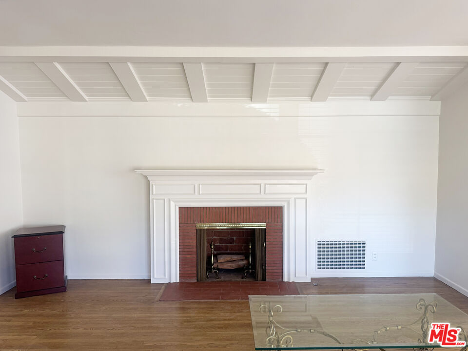 Sherman Oaks Condo: 13054 Hartsook Street