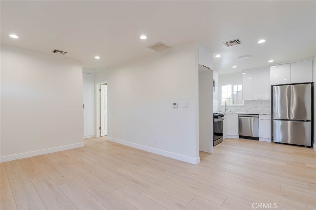 Glendale Condo: 320 East Dryden Street