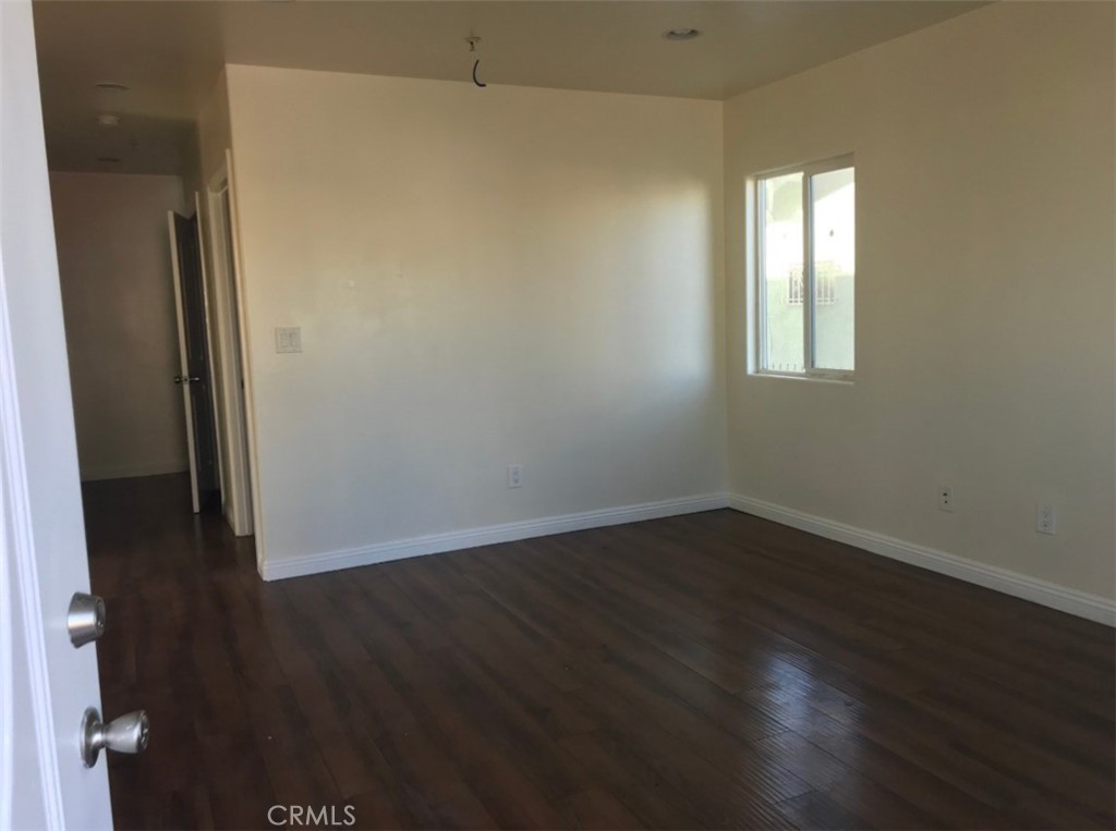 Los Angeles Condo: 430 East 83rd Street