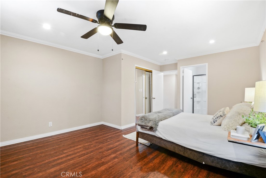 Hawthorne Condo: 13439 Roselle Avenue