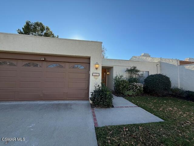 Thousand Oaks Condo: 648 Racquet Club Lane