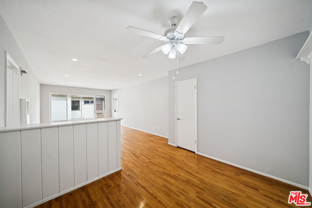 Valley Village Condo: 5307 Vantage Avenue