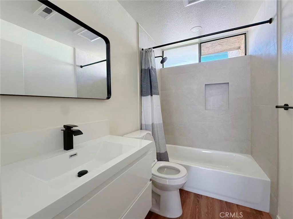 Monrovia Condo: 239 Linwood Avenue