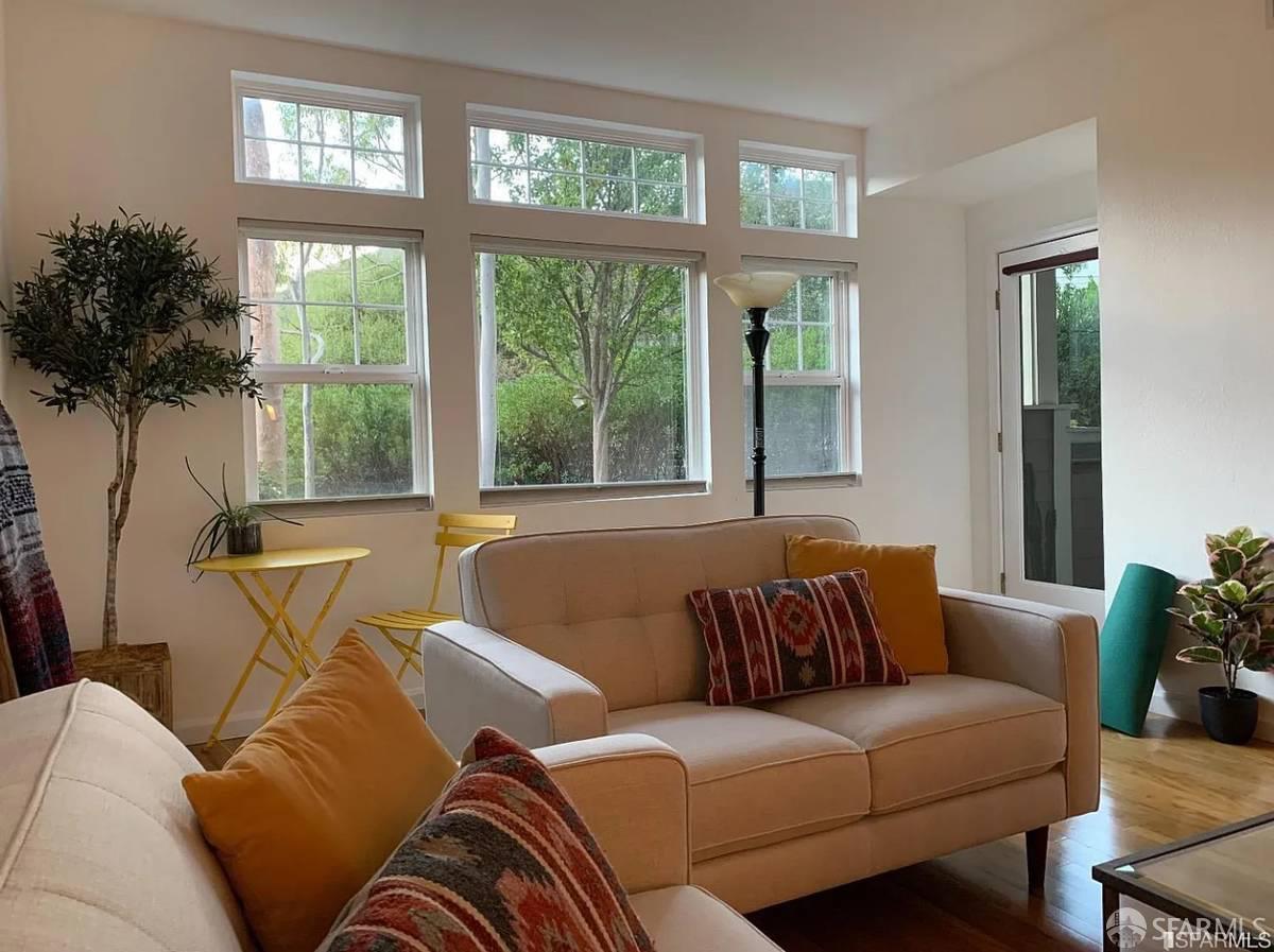 Brisbane Condo: 513 Swallowtail Court