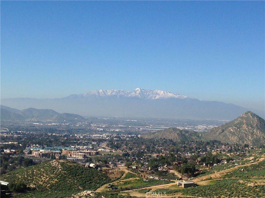 Riverside Condo: 20610 Hill Top Drive