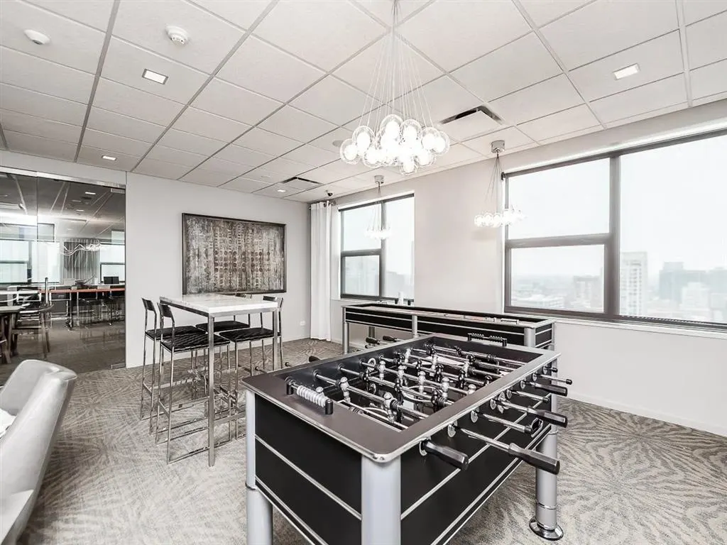 Chicago Condo: 77 West Huron St