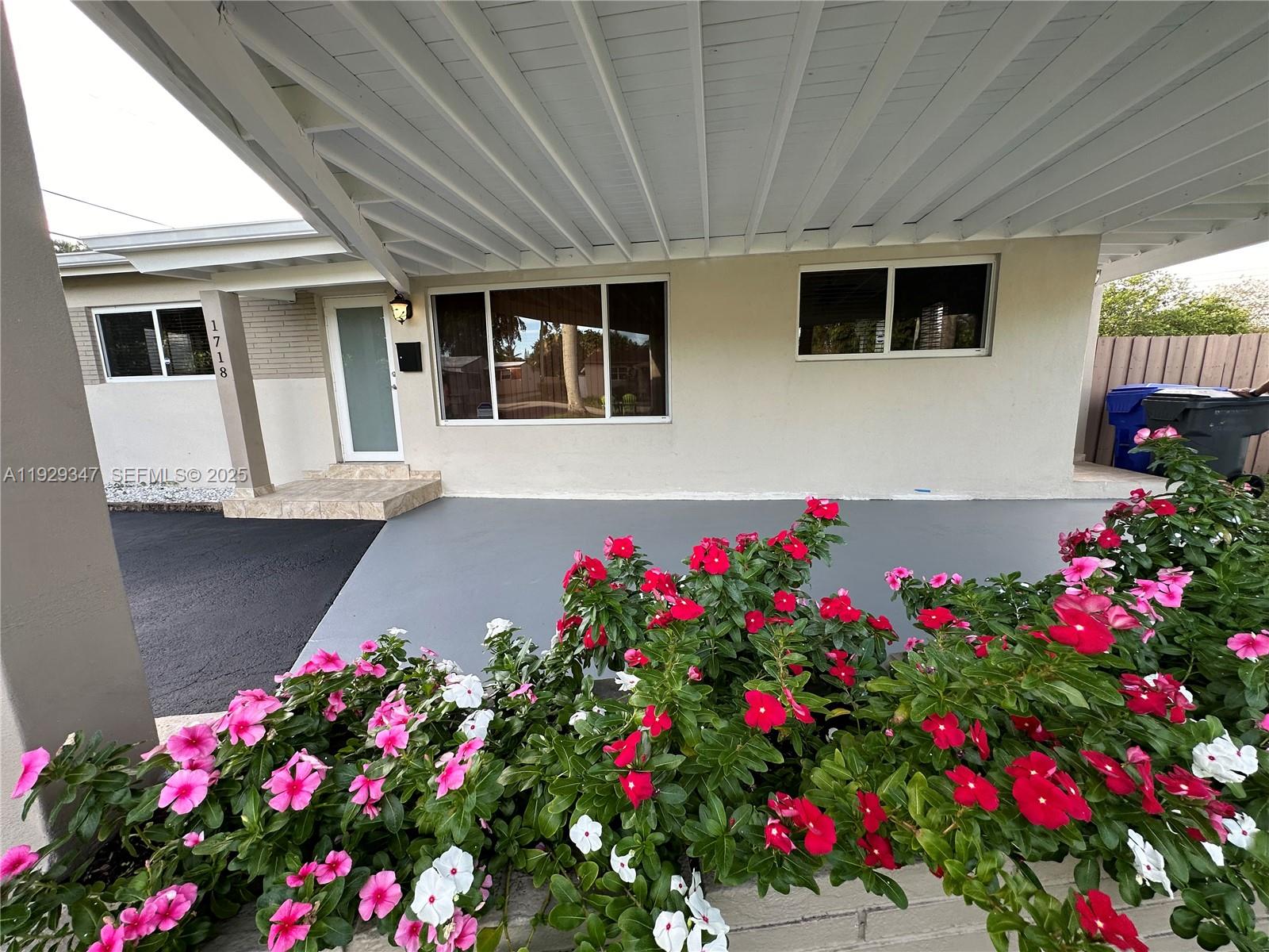 Hollywood Condo: 1718 North 27th Avenue