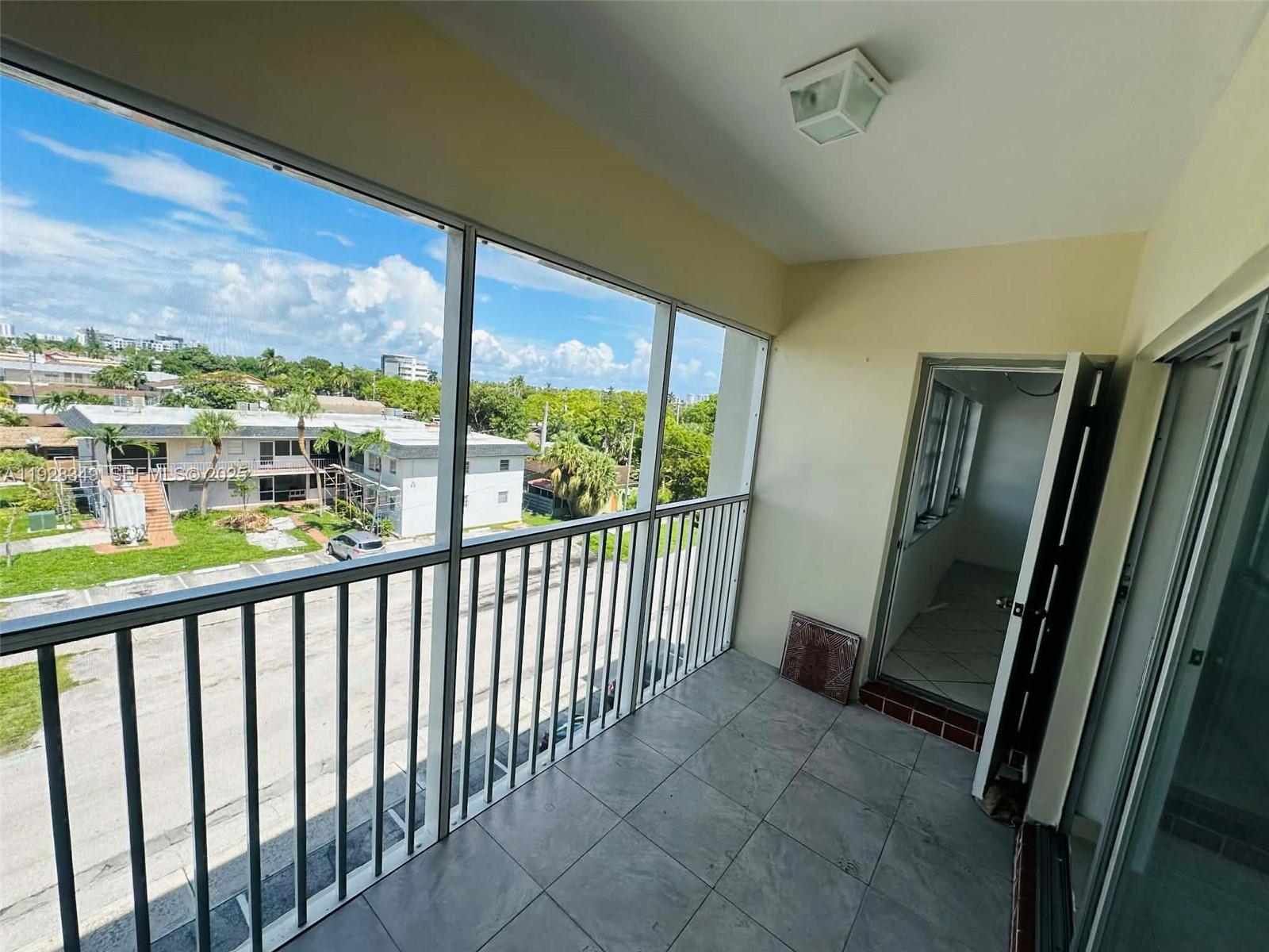 Hallandale Beach Condo: 330 Southeast 2nd Street