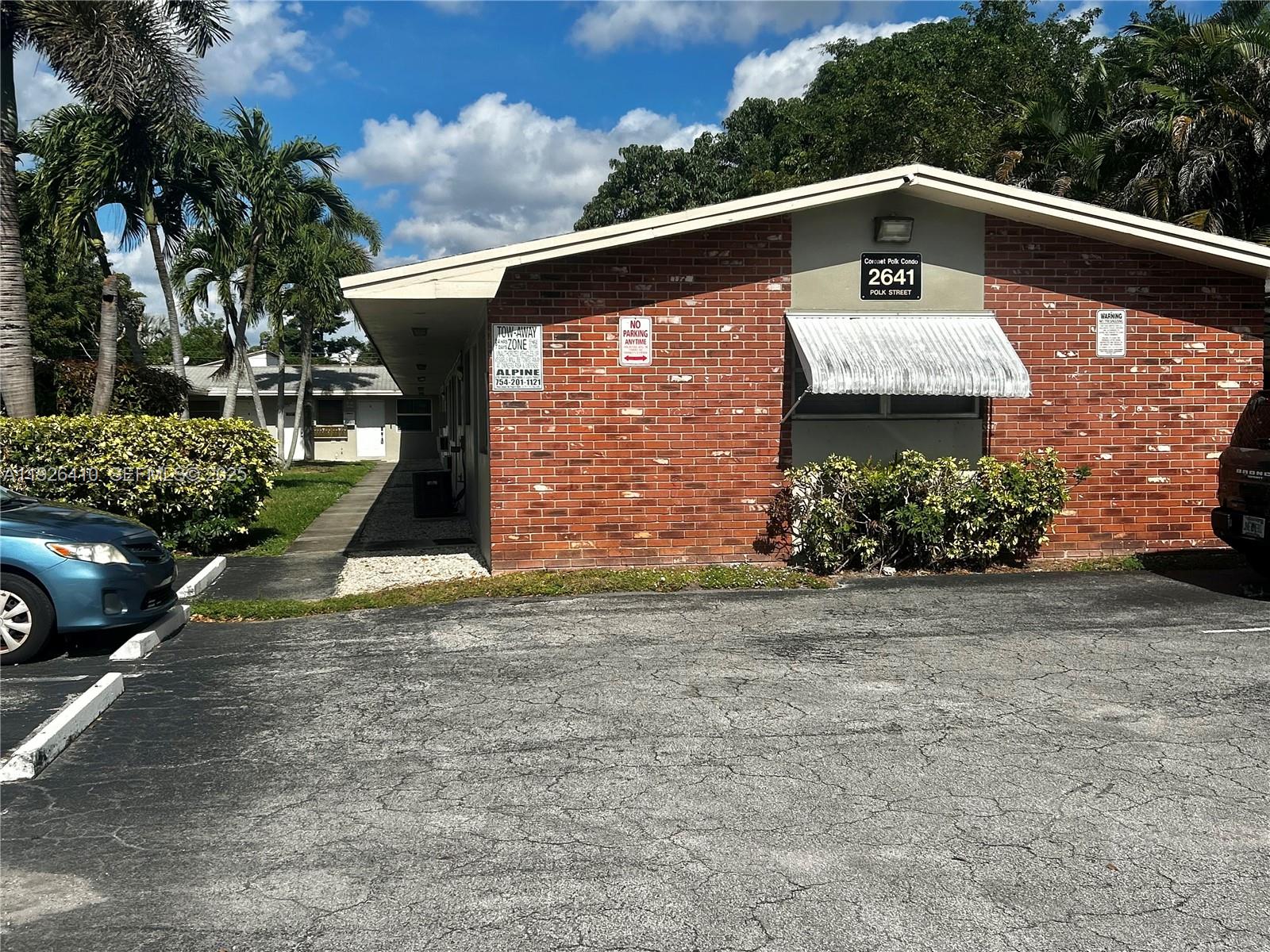 Hollywood Condo: 2641 Polk Street