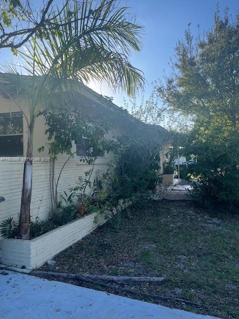 Hallandale Beach Condo: Southwest Lakes