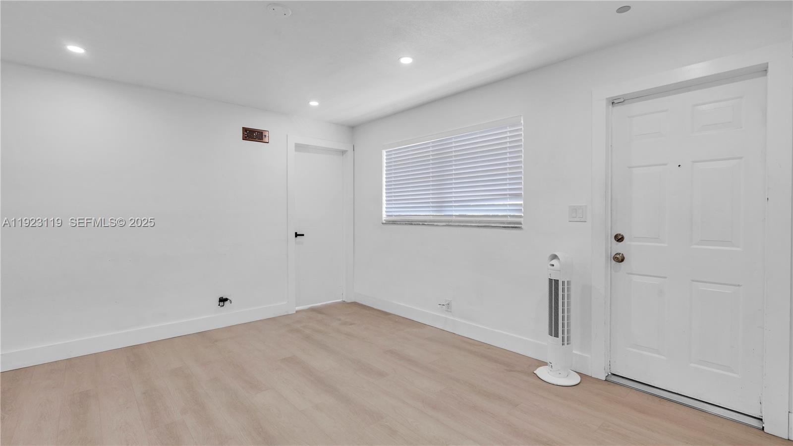 Hallandale Beach Condo: 32 Southwest 9th Street