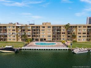 Hallandale Beach Condo: 301 Golden Isles Drive
